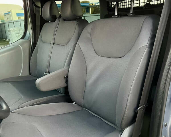 Серый Рено Трафик, объемом двигателя 2 л и пробегом 299 тыс. км за 14499 $, фото 30 на Automoto.ua