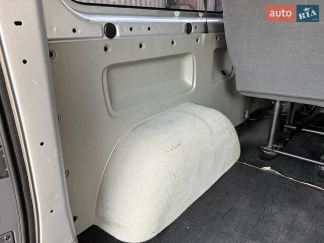 Серый Рено Трафик, объемом двигателя 2 л и пробегом 221 тыс. км за 15071 $, фото 57 на Automoto.ua