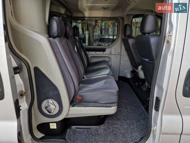 Серый Рено Трафик, объемом двигателя 2 л и пробегом 235 тыс. км за 16490 $, фото 51 на Automoto.ua