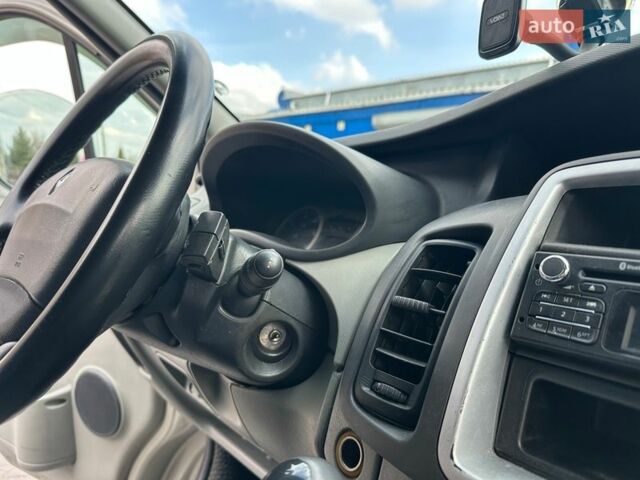 Серый Рено Трафик, объемом двигателя 2 л и пробегом 330 тыс. км за 13900 $, фото 40 на Automoto.ua