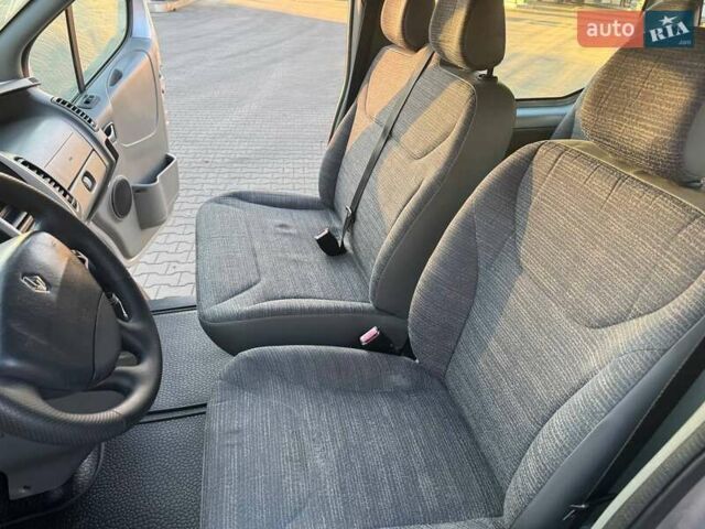 Сірий Рено Трафік, об'ємом двигуна 2 л та пробігом 226 тис. км за 14200 $, фото 37 на Automoto.ua