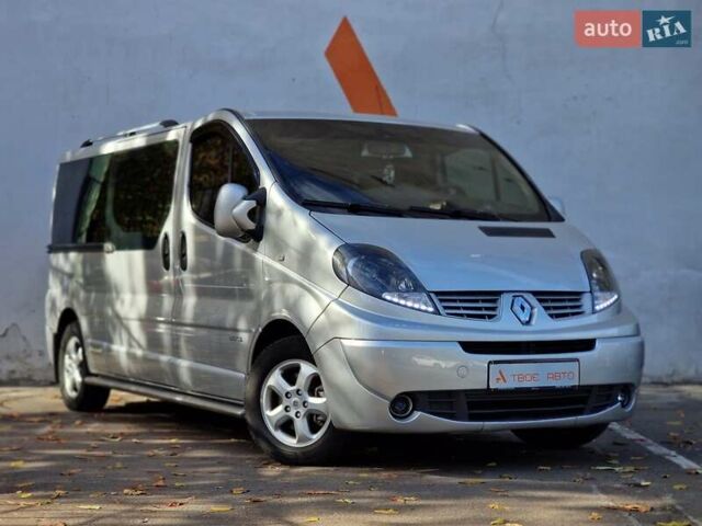 Серый Рено Трафик, объемом двигателя 2 л и пробегом 235 тыс. км за 16490 $, фото 13 на Automoto.ua