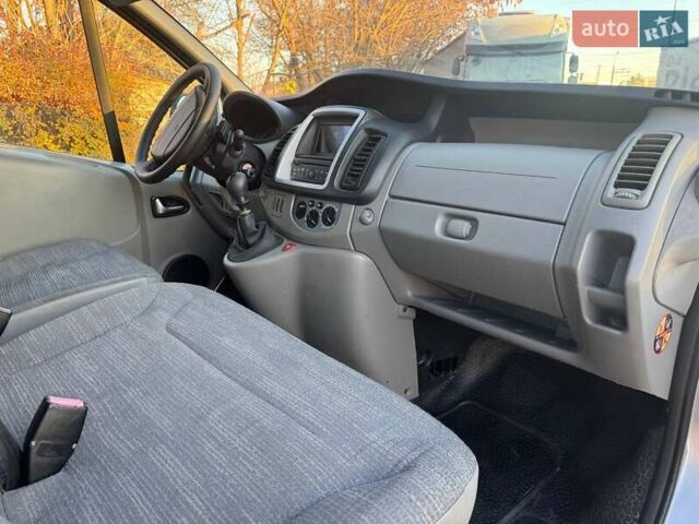 Сірий Рено Трафік, об'ємом двигуна 2 л та пробігом 226 тис. км за 14200 $, фото 24 на Automoto.ua