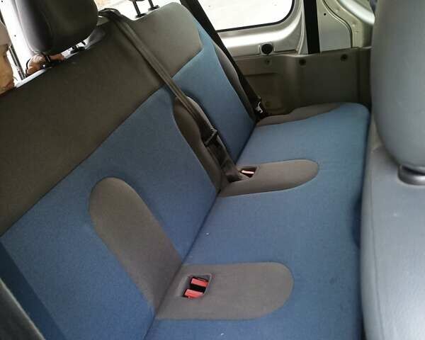 Сірий Рено Трафік, об'ємом двигуна 2 л та пробігом 218 тис. км за 14500 $, фото 15 на Automoto.ua