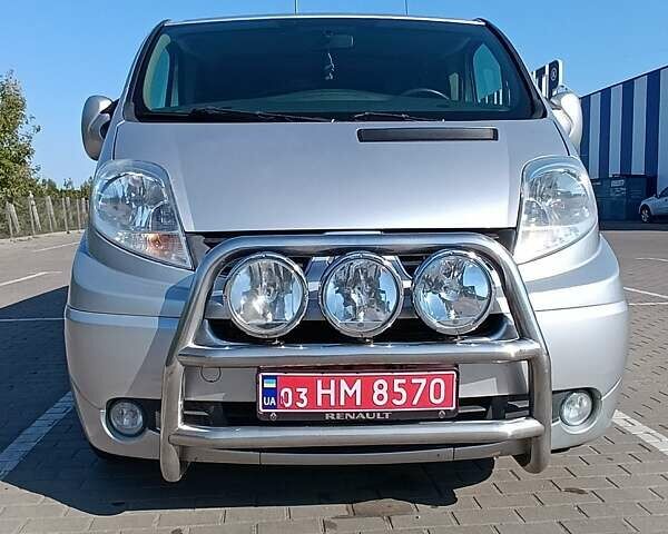 Сірий Рено Трафік, об'ємом двигуна 2 л та пробігом 232 тис. км за 16000 $, фото 4 на Automoto.ua