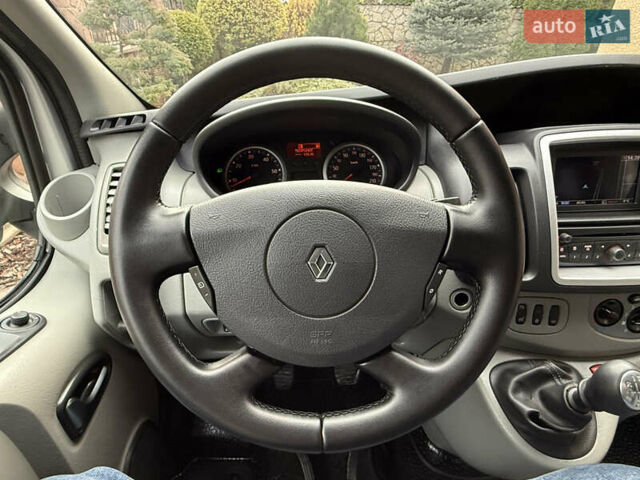 Серый Рено Трафик, объемом двигателя 2 л и пробегом 221 тыс. км за 15071 $, фото 34 на Automoto.ua