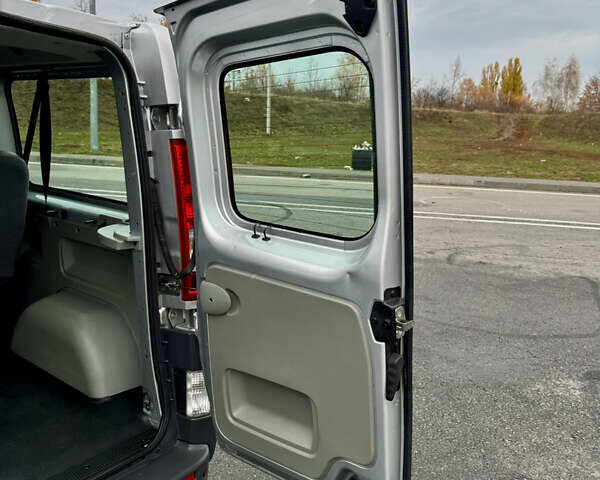 Рено Трафик 2013 в Полтаве на Automoto.ua Серый Рено Трафик, объемом двигателя 2 л и пробегом 138 тыс. км за 17750 $, фото 51 на Automoto.ua