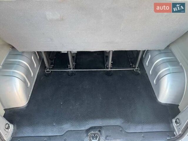 Сірий Рено Трафік, об'ємом двигуна 2 л та пробігом 226 тис. км за 14200 $, фото 26 на Automoto.ua