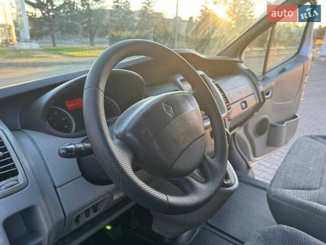 Сірий Рено Трафік, об'ємом двигуна 2 л та пробігом 226 тис. км за 14200 $, фото 34 на Automoto.ua
