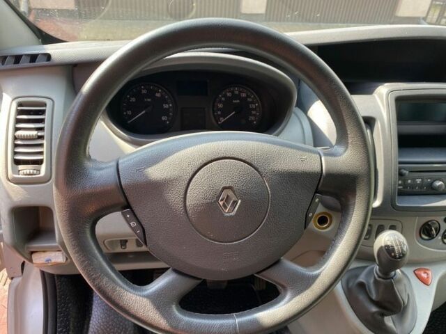 Серый Рено Трафик, объемом двигателя 2 л и пробегом 135 тыс. км за 9100 $, фото 13 на Automoto.ua