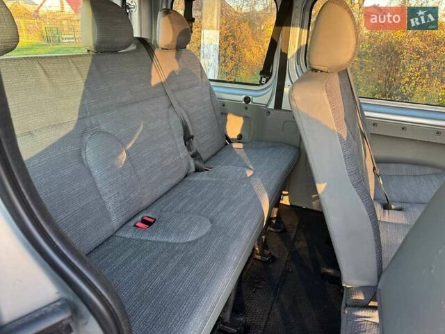 Сірий Рено Трафік, об'ємом двигуна 2 л та пробігом 226 тис. км за 14200 $, фото 16 на Automoto.ua