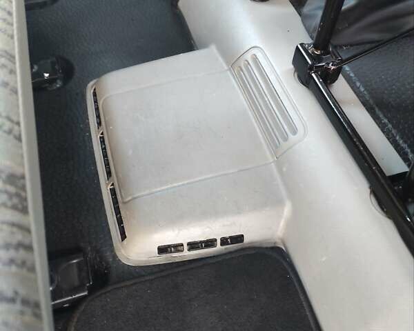 Серый Рено Трафик, объемом двигателя 2 л и пробегом 238 тыс. км за 14700 $, фото 43 на Automoto.ua