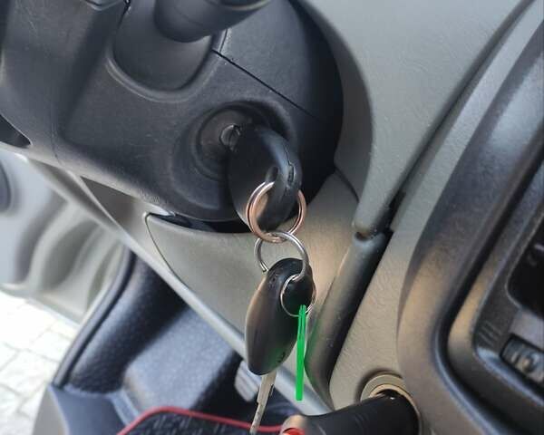 Серый Рено Трафик, объемом двигателя 2 л и пробегом 238 тыс. км за 14700 $, фото 50 на Automoto.ua