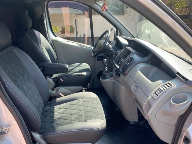 Серый Рено Трафик, объемом двигателя 2 л и пробегом 135 тыс. км за 9100 $, фото 15 на Automoto.ua