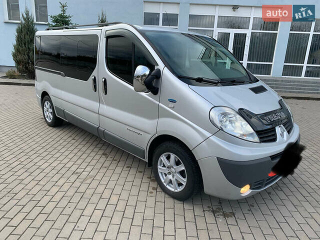 Серый Рено Трафик, объемом двигателя 2 л и пробегом 262 тыс. км за 13600 $, фото 5 на Automoto.ua