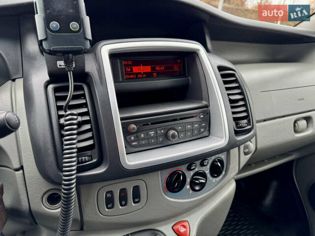 Рено Трафик 2013 в Полтаве на Automoto.ua Серый Рено Трафик, объемом двигателя 2 л и пробегом 138 тыс. км за 17750 $, фото 27 на Automoto.ua