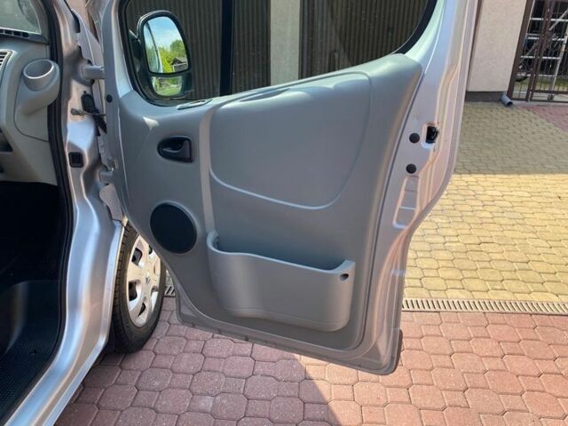 Серый Рено Трафик, объемом двигателя 2 л и пробегом 135 тыс. км за 9100 $, фото 23 на Automoto.ua