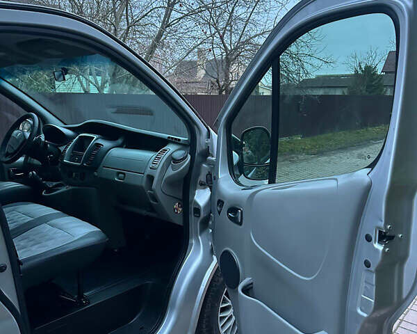 Сірий Рено Трафік, об'ємом двигуна 2 л та пробігом 270 тис. км за 15700 $, фото 22 на Automoto.ua