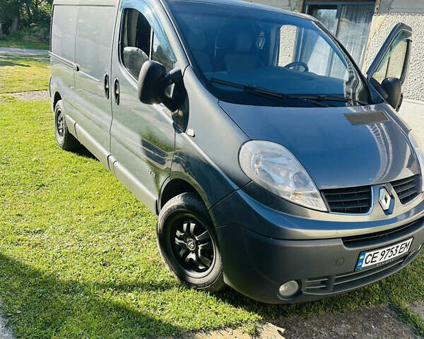 Серый Рено Трафик, объемом двигателя 2 л и пробегом 5 тыс. км за 8300 $, фото 2 на Automoto.ua