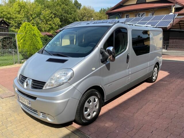 Серый Рено Трафик, объемом двигателя 2 л и пробегом 135 тыс. км за 9100 $, фото 2 на Automoto.ua