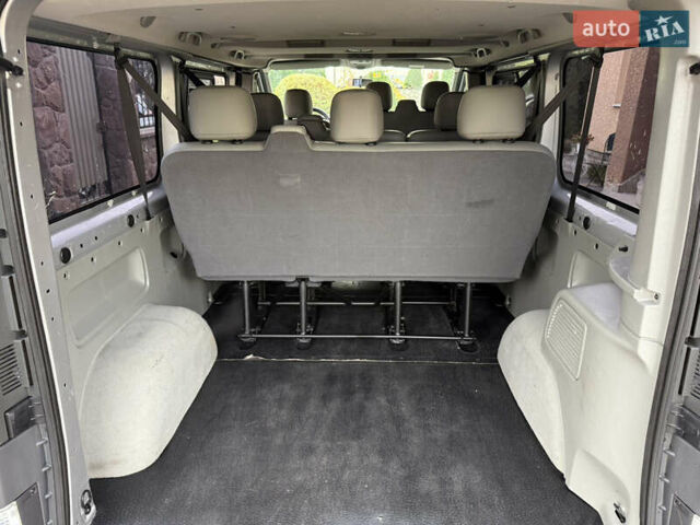 Серый Рено Трафик, объемом двигателя 2 л и пробегом 221 тыс. км за 15071 $, фото 55 на Automoto.ua