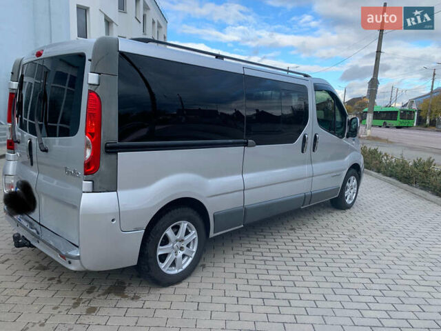 Серый Рено Трафик, объемом двигателя 2 л и пробегом 262 тыс. км за 13600 $, фото 6 на Automoto.ua