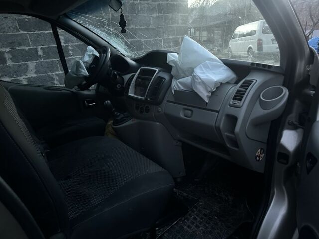 Сірий Рено Трафік, об'ємом двигуна 2 л та пробігом 260 тис. км за 6900 $, фото 6 на Automoto.ua