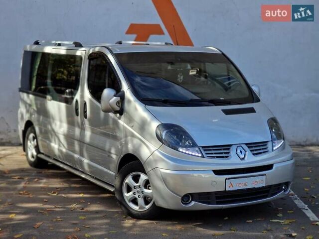 Серый Рено Трафик, объемом двигателя 2 л и пробегом 235 тыс. км за 16490 $, фото 12 на Automoto.ua