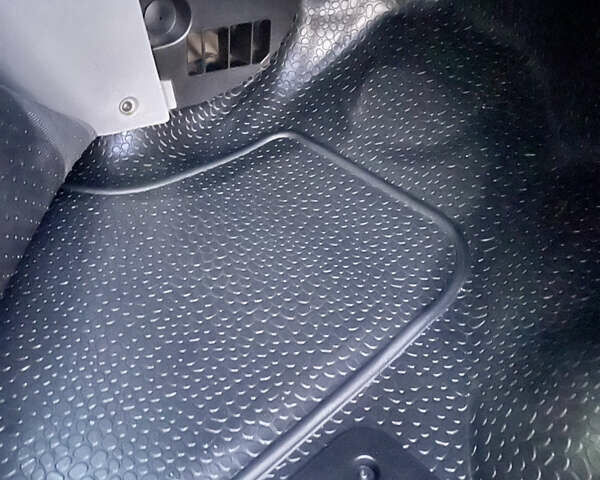 Серый Рено Трафик, объемом двигателя 2 л и пробегом 299 тыс. км за 14499 $, фото 58 на Automoto.ua