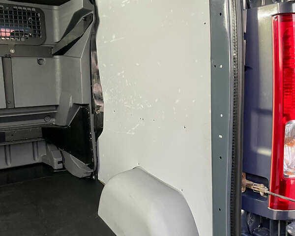 Серый Рено Трафик, объемом двигателя 2 л и пробегом 299 тыс. км за 14499 $, фото 41 на Automoto.ua