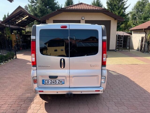 Серый Рено Трафик, объемом двигателя 2 л и пробегом 135 тыс. км за 9100 $, фото 6 на Automoto.ua