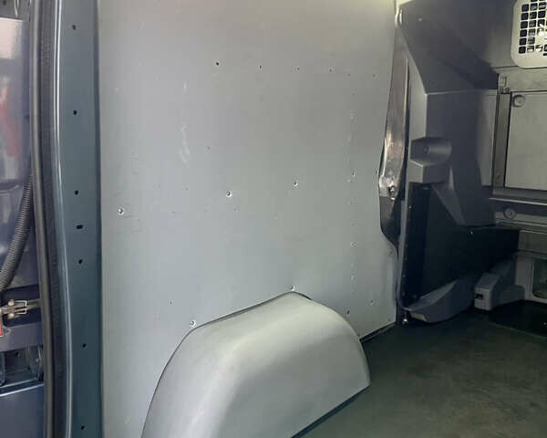 Серый Рено Трафик, объемом двигателя 2 л и пробегом 299 тыс. км за 14499 $, фото 42 на Automoto.ua