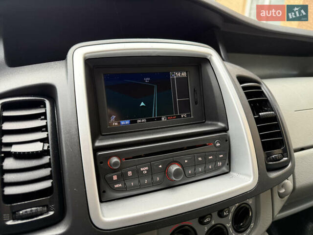 Серый Рено Трафик, объемом двигателя 2 л и пробегом 221 тыс. км за 15071 $, фото 42 на Automoto.ua