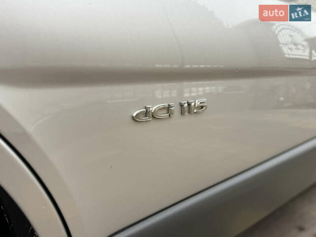 Серый Рено Трафик, объемом двигателя 2 л и пробегом 221 тыс. км за 15071 $, фото 22 на Automoto.ua