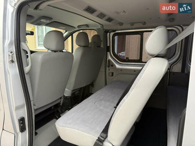 Серый Рено Трафик, объемом двигателя 2 л и пробегом 221 тыс. км за 15071 $, фото 48 на Automoto.ua