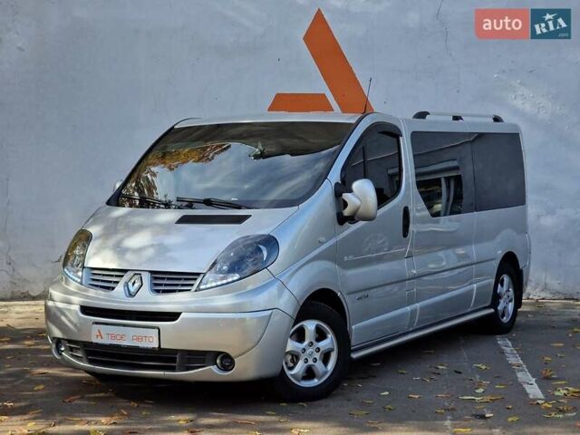 Серый Рено Трафик, объемом двигателя 2 л и пробегом 235 тыс. км за 16490 $, фото 6 на Automoto.ua