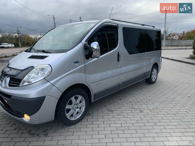 Серый Рено Трафик, объемом двигателя 2 л и пробегом 262 тыс. км за 13600 $, фото 3 на Automoto.ua