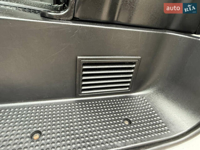 Серый Рено Трафик, объемом двигателя 2 л и пробегом 221 тыс. км за 15071 $, фото 31 на Automoto.ua