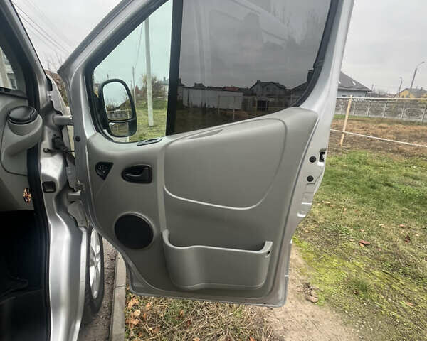 Серый Рено Трафик, объемом двигателя 2 л и пробегом 272 тыс. км за 16500 $, фото 12 на Automoto.ua