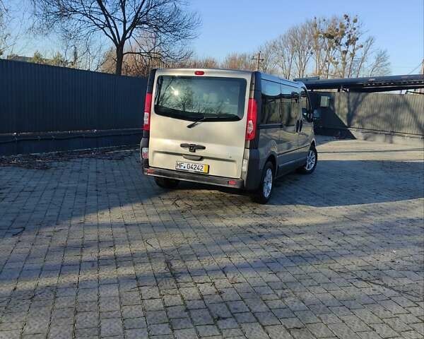 Серый Рено Трафик, объемом двигателя 2 л и пробегом 238 тыс. км за 14700 $, фото 28 на Automoto.ua