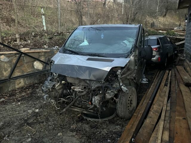 Сірий Рено Трафік, об'ємом двигуна 2 л та пробігом 260 тис. км за 6900 $, фото 3 на Automoto.ua