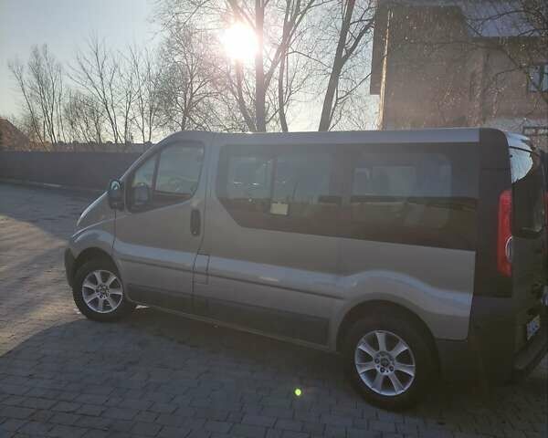 Серый Рено Трафик, объемом двигателя 2 л и пробегом 238 тыс. км за 14700 $, фото 13 на Automoto.ua