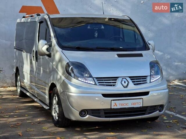 Серый Рено Трафик, объемом двигателя 2 л и пробегом 235 тыс. км за 16490 $, фото 4 на Automoto.ua