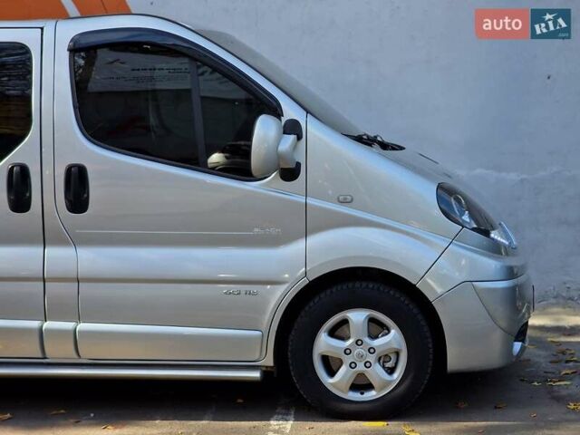 Серый Рено Трафик, объемом двигателя 2 л и пробегом 235 тыс. км за 16490 $, фото 17 на Automoto.ua