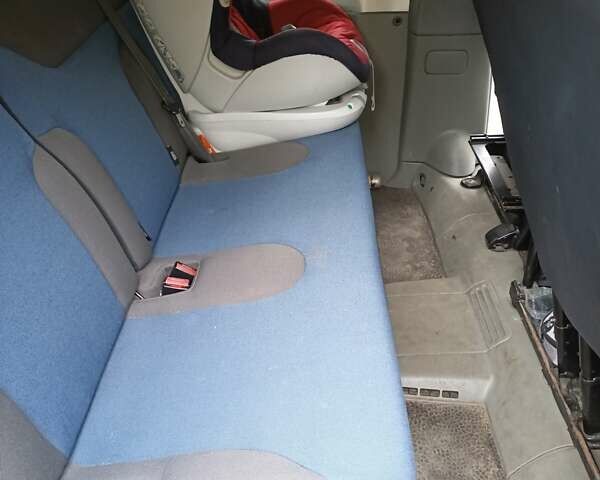 Сірий Рено Трафік, об'ємом двигуна 2 л та пробігом 218 тис. км за 14500 $, фото 9 на Automoto.ua