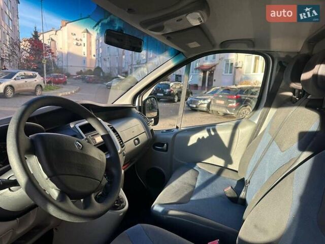Серый Рено Трафик, объемом двигателя 2 л и пробегом 280 тыс. км за 15300 $, фото 4 на Automoto.ua