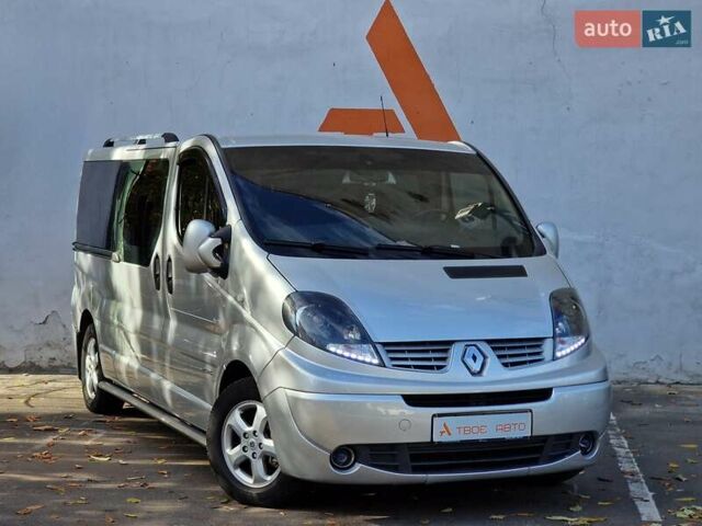Серый Рено Трафик, объемом двигателя 2 л и пробегом 235 тыс. км за 16490 $, фото 10 на Automoto.ua