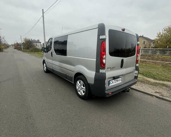 Серый Рено Трафик, объемом двигателя 2 л и пробегом 272 тыс. км за 16500 $, фото 6 на Automoto.ua