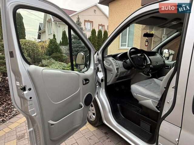 Серый Рено Трафик, объемом двигателя 2 л и пробегом 221 тыс. км за 15071 $, фото 24 на Automoto.ua