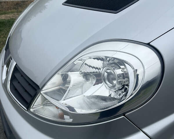 Серый Рено Трафик, объемом двигателя 2 л и пробегом 272 тыс. км за 16500 $, фото 19 на Automoto.ua